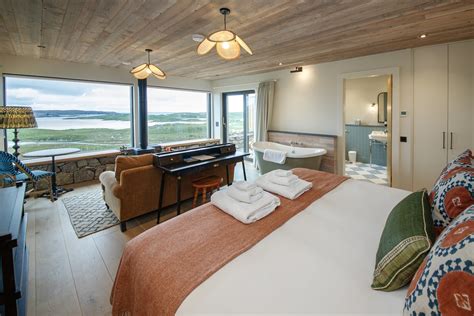 uig hotels|Book a Room 